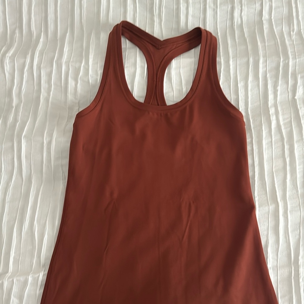 brown Lululemon tank top